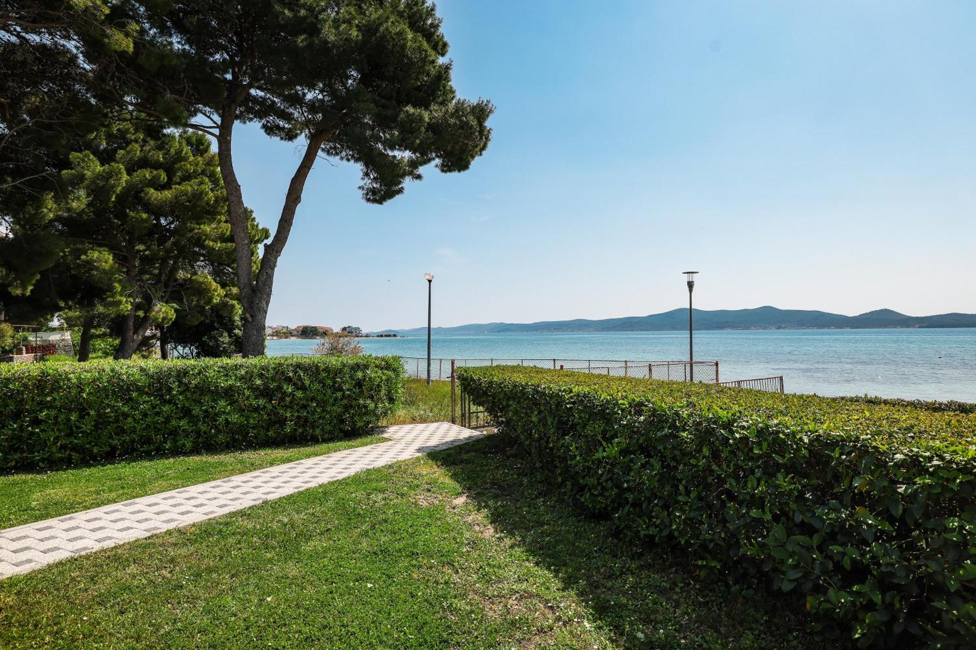 Apartments Becky On A Sandy Beach Without Crowd Sukošan Eksteriør billede